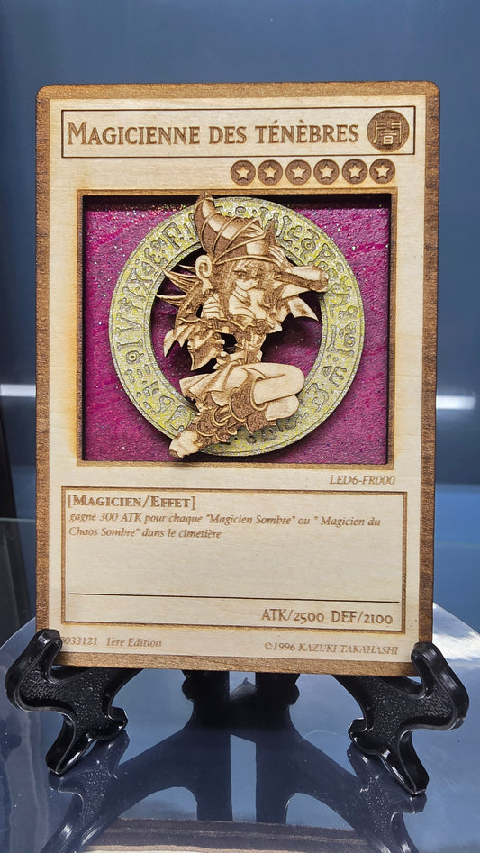Carte Yu-Gi-Oh! Magicienne des Ténèbres en Bois