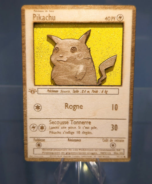 Carte Pokémon Pikachu Artisanale – Gravée sur Bois