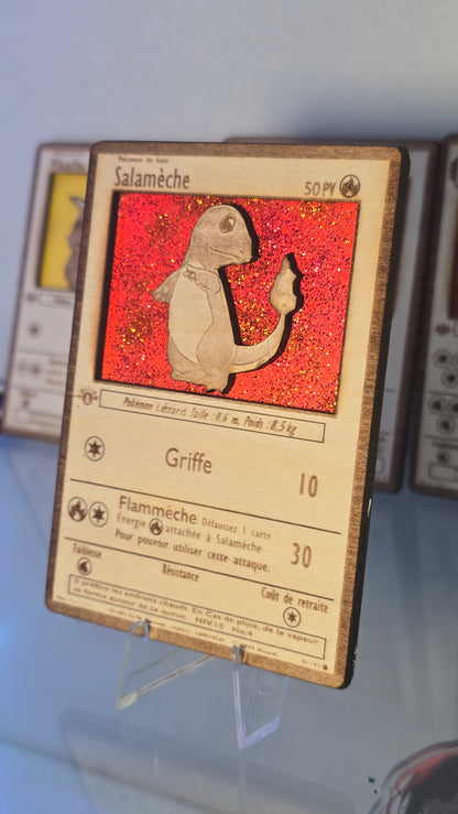 Carte Pokémon Salamèche Artisanale – Gravée sur Bois