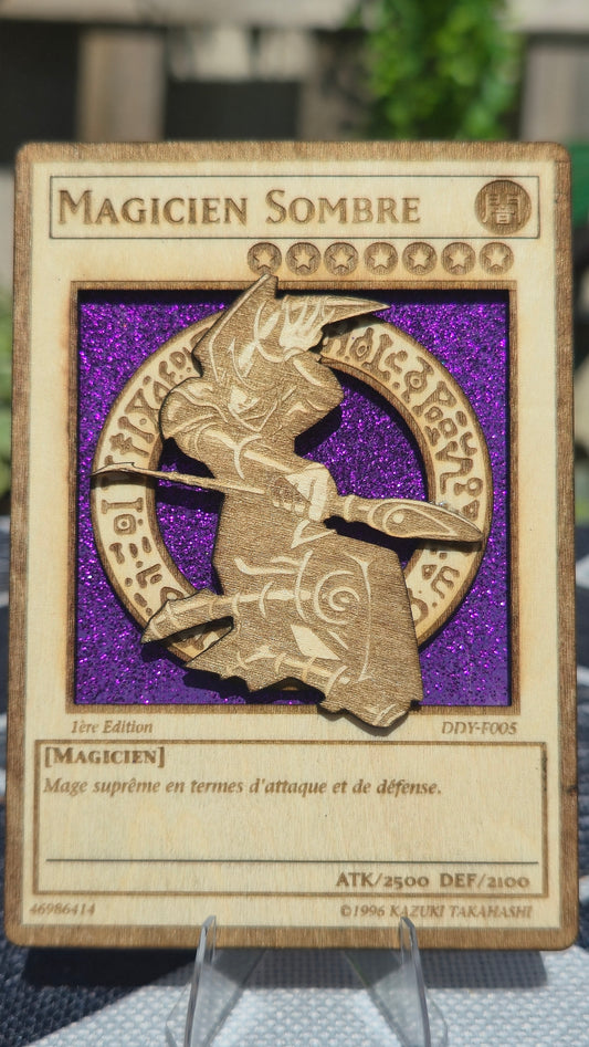 Carte Yu-Gi-Oh! Magicien Sombre Artisanale – Gravée sur Bois
