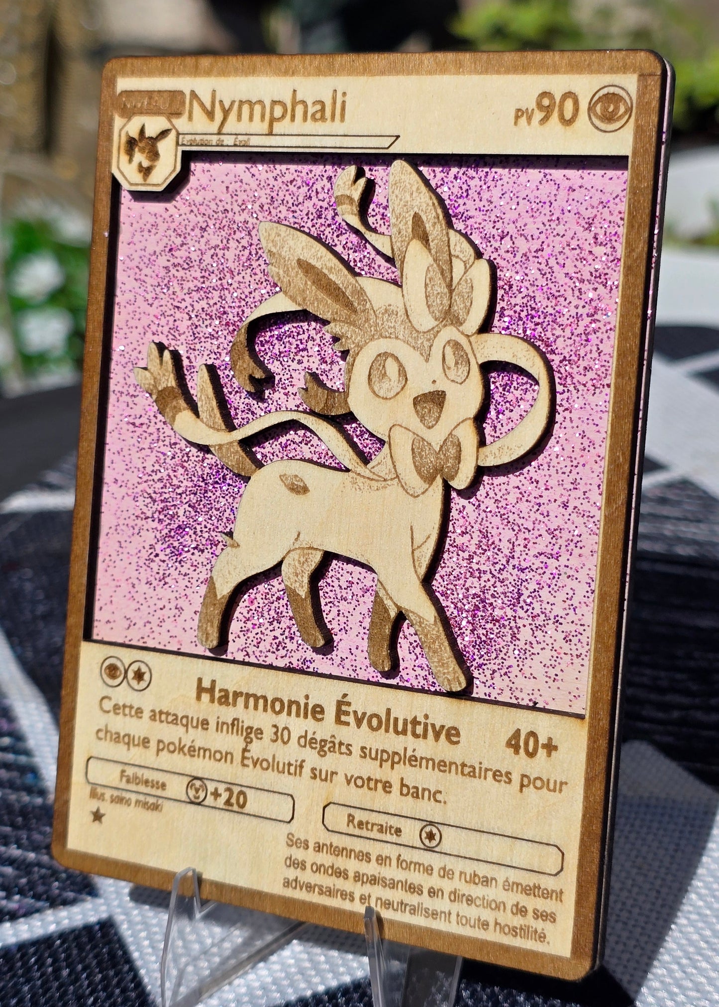 Carte Pokémon Nymphali –  Gravée sur Bois