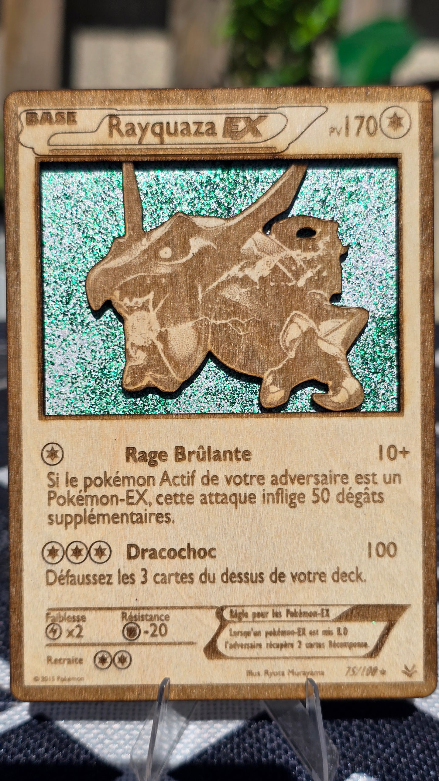 Carte Pokémon  Rayquaza  –  Gravée sur Bois